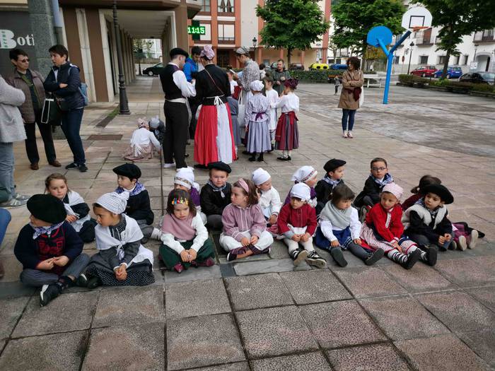 Irura, dantzari txiki eguna 8 1557575357898