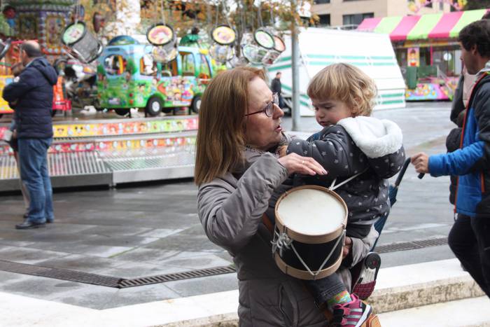 Larramendi auzoko danborrada 9 1540643401459