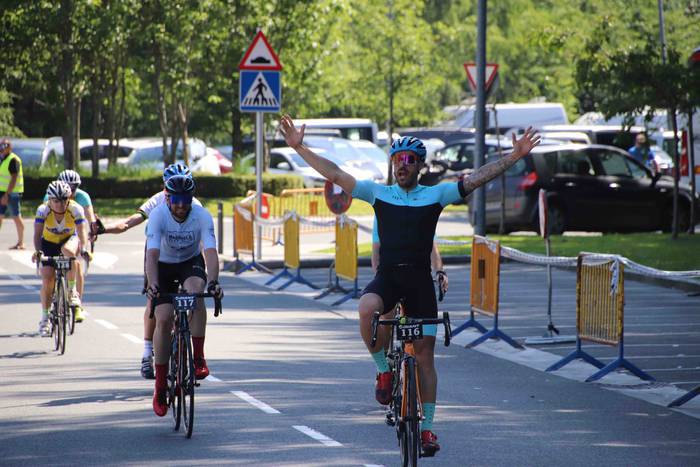 Gurpil gainean, Abraham Olan 58 1559487054503