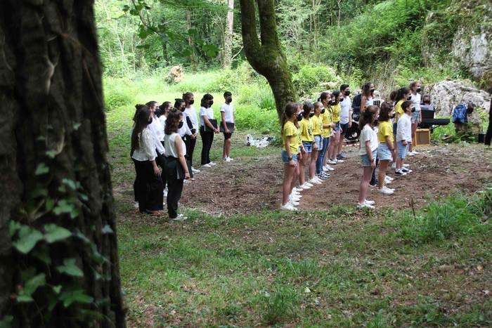 Basoaren erdi-erdian 27 1623508590867