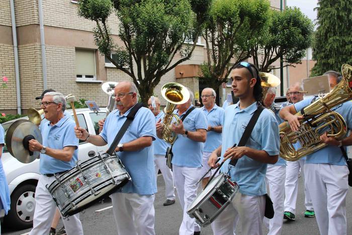 Danbor hotsek hartu dute Ama 24 1562504173742