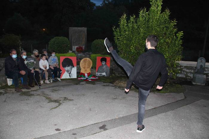 Joxi eta Joxean oroitu eta o 7 1602927379645