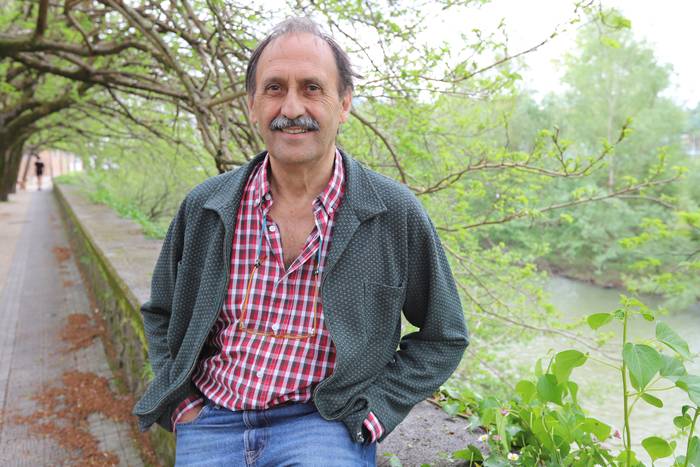 Joxemari Iturraldek 'Zoo bat ikasgelan' liburua kaleratu du