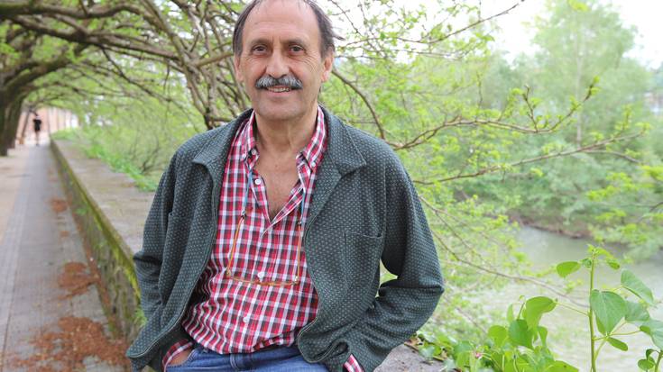 Joxemari Iturraldek 'Zoo bat ikasgelan' liburua kaleratu du