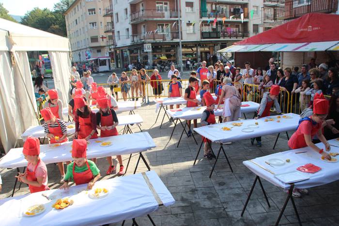 Auzoko txikiak sukaldari 11 1507903218092