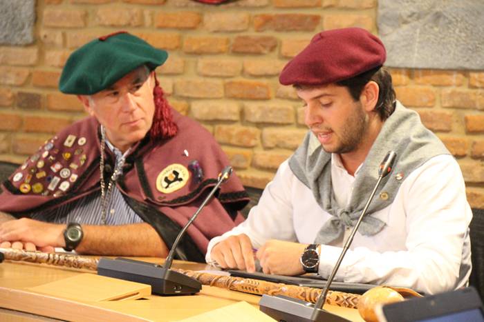 Gazteak, barrunaren kofradiaren gidari 6 1468074668551