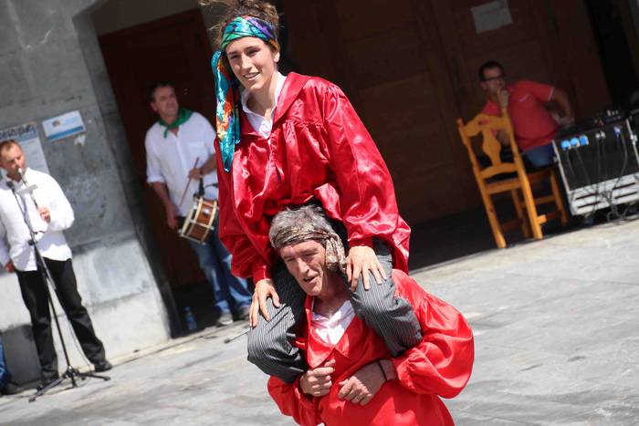 Axeri-dantza Aduna Jaiak 201 104 1534335451661