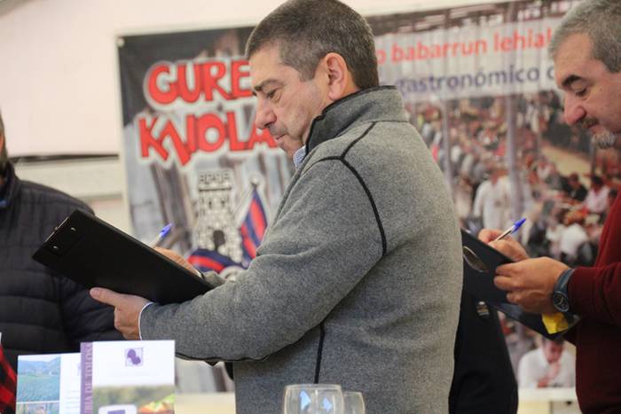 Babarrun platerkada onena, D 37 1511112913419