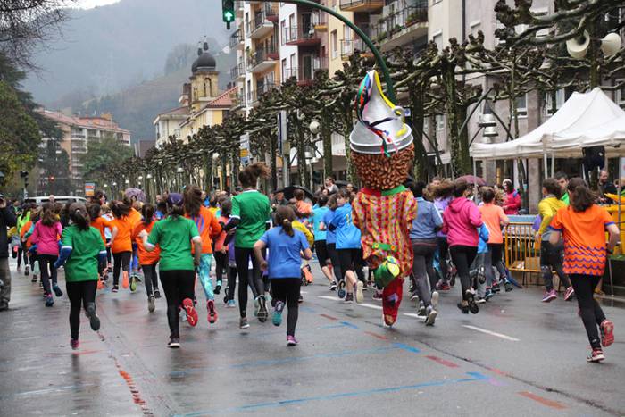 700 haur inguru XXXI. Ero Et 84 1516542354955