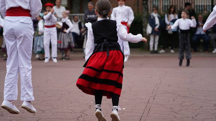 Dantzari txikien erritmora