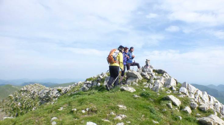 Aizkardi Mendi Elkarteak irteera antolatu du Zuberoara