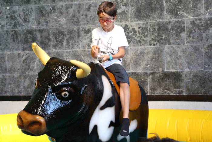 Helduak mahaiaren bueltan, e 41 1502640828244