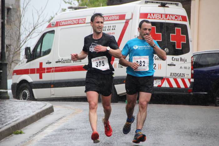 Aitziber Ibarbia eta Julen L 56 1493554041264