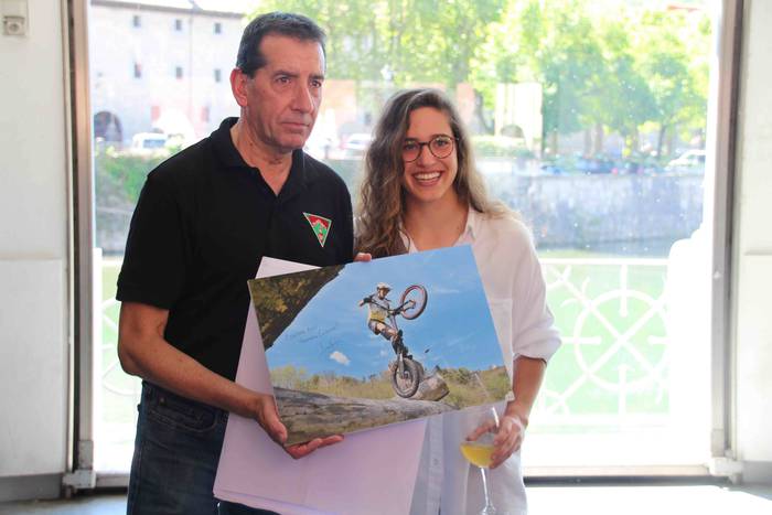 Irene Caminos omendu dute, B 1 1559403871703