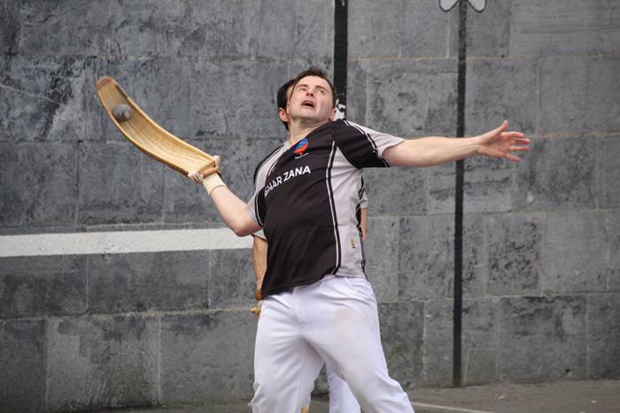 Behar Zana 70. urteurrena errebotea 8 1465127721998