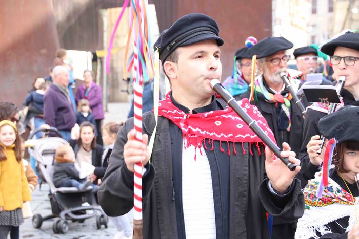 Ozen entzun dira txistularie 68 1551449067498