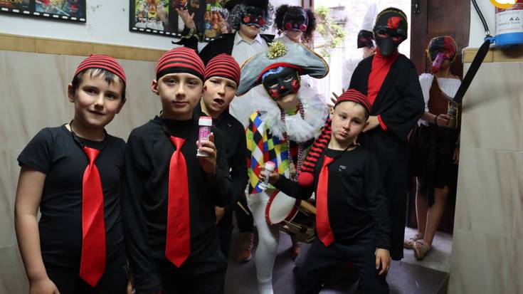 Artearen komedian murgiltzeko parada