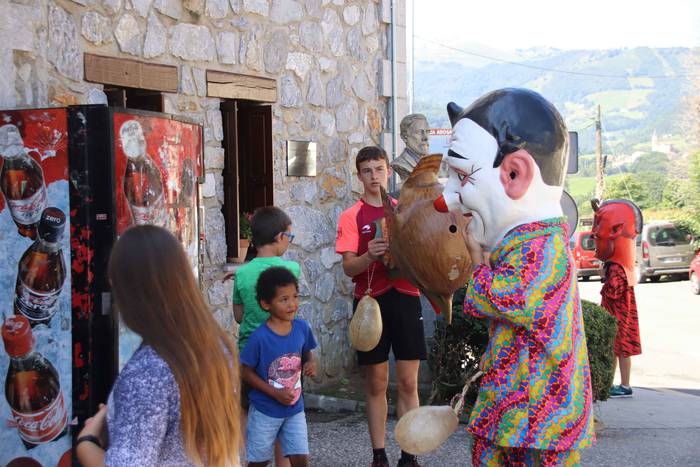 Txikiak buruhandiei ihesi ib 22 1566045834147