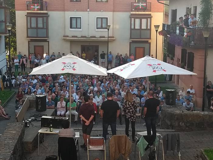 Dantza eta bertsotan igaro d 15 1565942049941