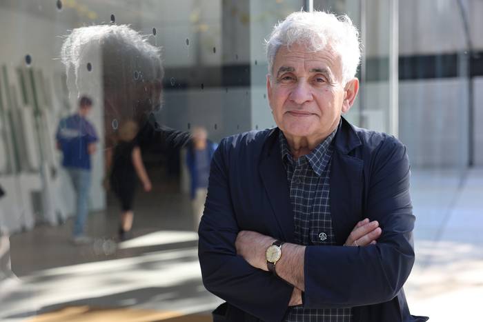 «Nahiago dut pixka bat estrabagantea izatea, 'petit bourgeois' izatea baino»