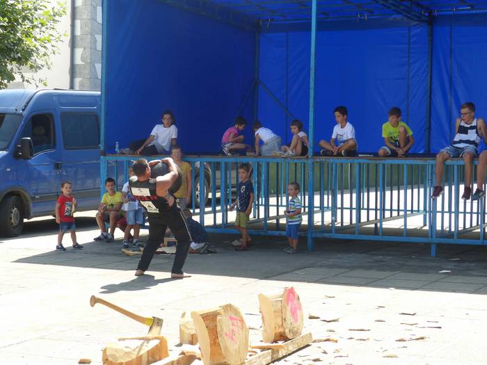 Kultura edo kirola, guztiak  121 1535470198127