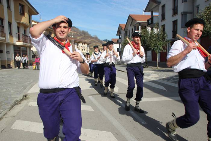 Talai dantzariak herrian zeh 18 1488122214183