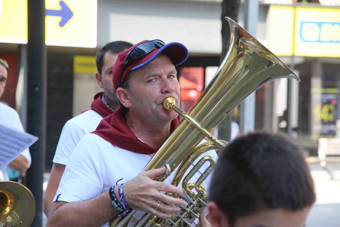 Bero sargoria, sagardoz bust 18 1532981549051