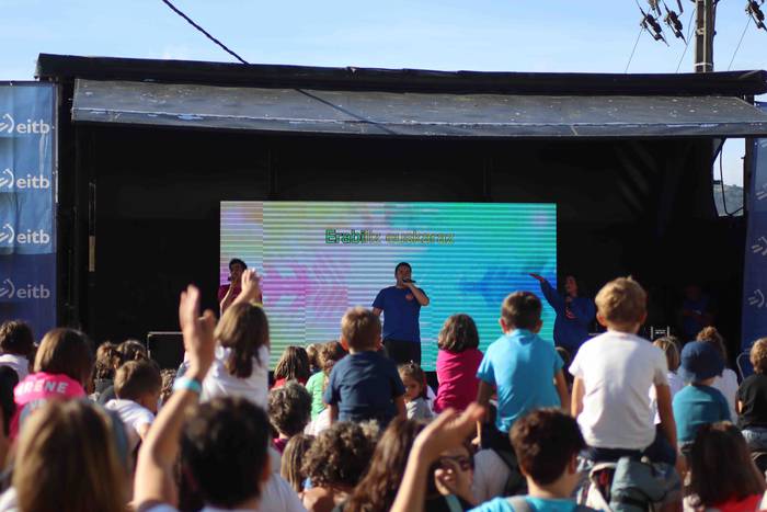 Jende ugari elkartu da euska 33 1664733768575