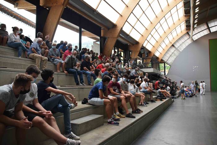 Eskuz Binakako Santio Txapel 3 1627541722316