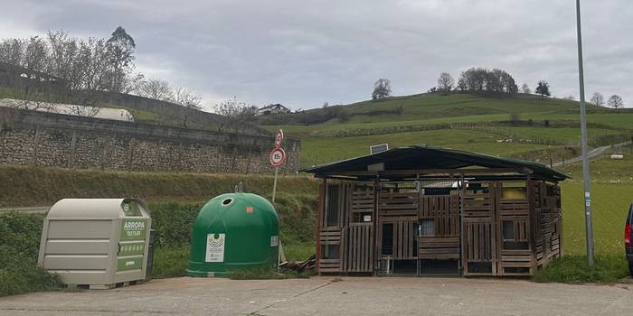 Sarraila elektronikoak jarri dituzte Zizurkilgo ekarpen guneetan