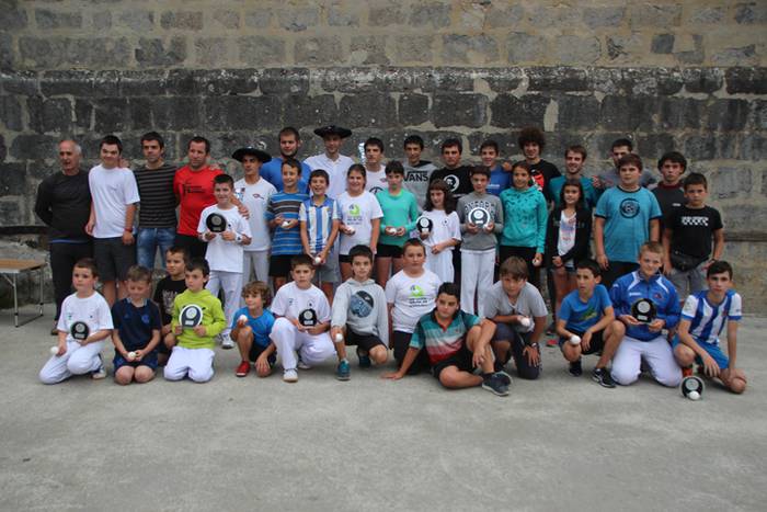 Puzgarriak, pilota eta karta 75 1501614150900