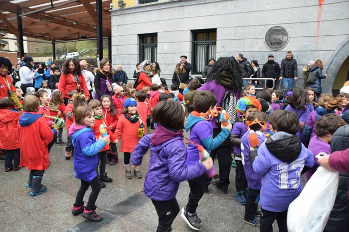 Ikastetxeetan ere inauteriek 27 1518096788604