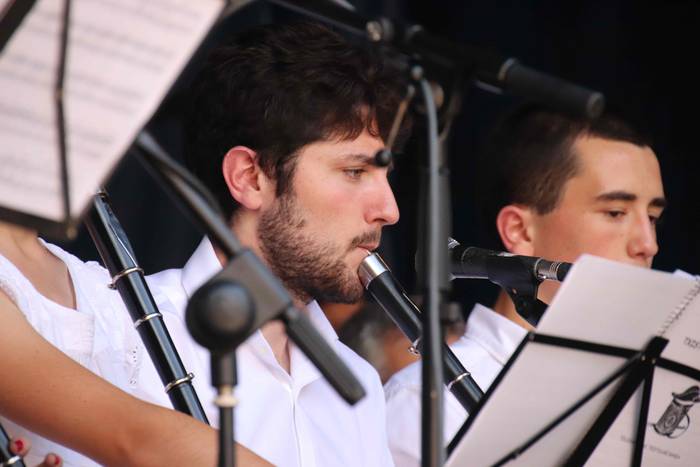 Musikak eta dantzak jantzi d 8 1531658563779