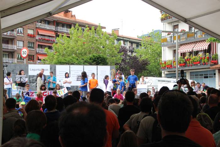 Ikaztegietako Eskola Txikiak Festa 27 1465744466584