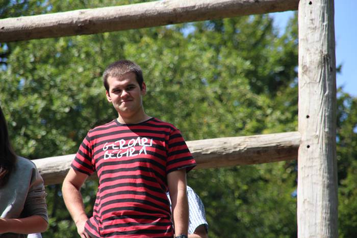 Mugak senidetzeei bide eman  27 1503145522729