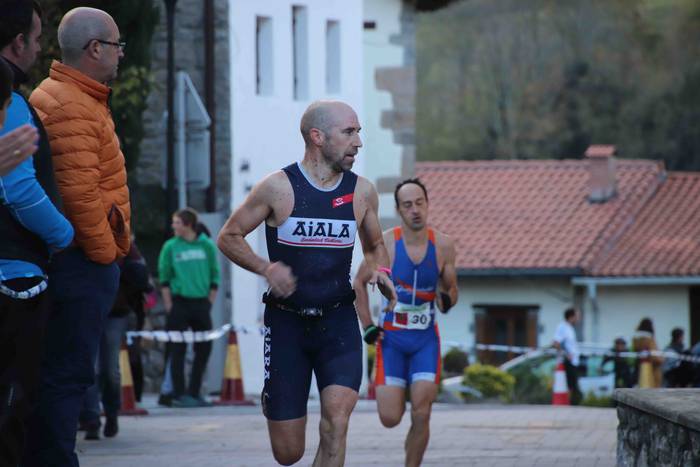 Alexander Ordeñana eta Zuriñ 90 1543079313253