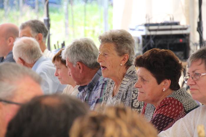 Mahaiaren bueltan, festetan 8 1526825105910