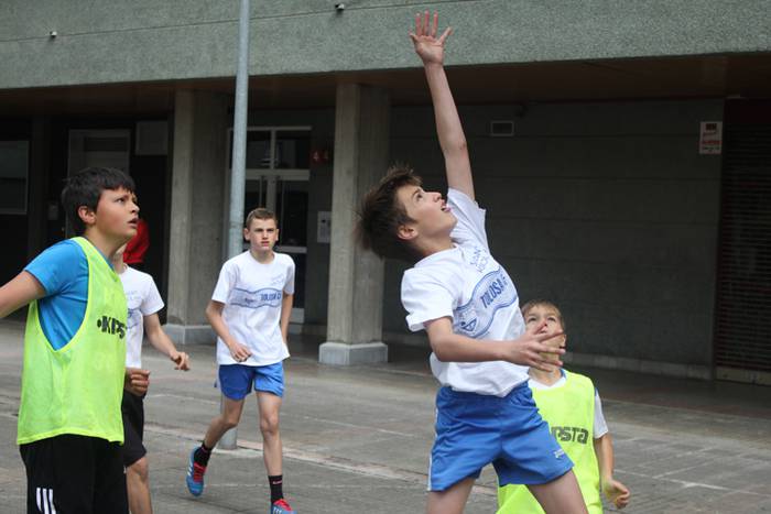 Iurre auzoaren 25. urteurren festa 1 1466265160997