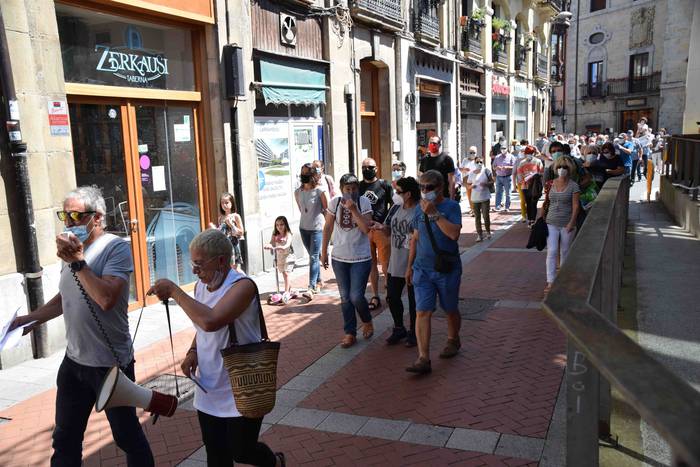 Zerbitzu publikoen aldeko mo 33 1593257989973