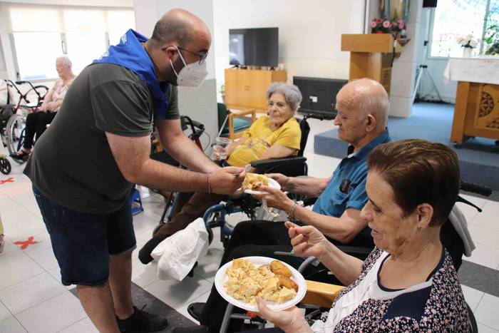 Santiago egoitzara bisita eg 11 1658747190107