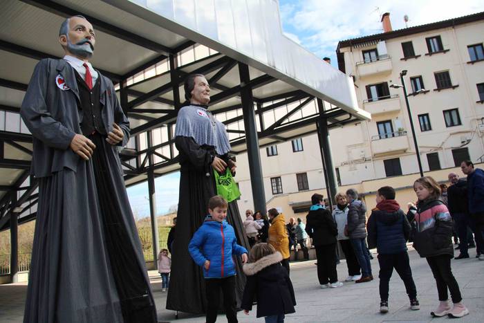 Saihesbidearen alde, festa e 1 1579351301588