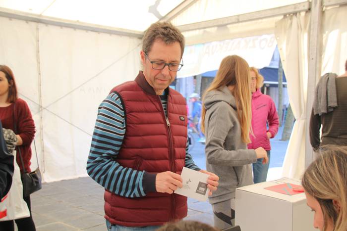 Aurpegi ezagunak bozka emate 43 1489931270082