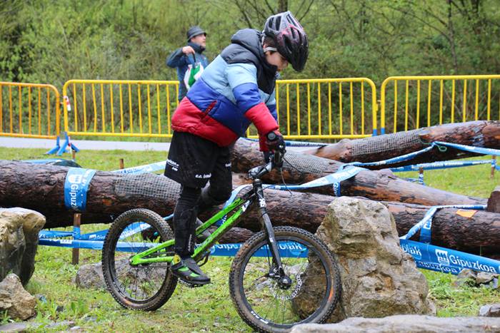 Bi gurpilen gainean  29 1491138549064