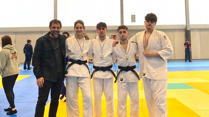 Judoka juniorrek lau domina lortu dituzte Gipuzkoako Txapelketan