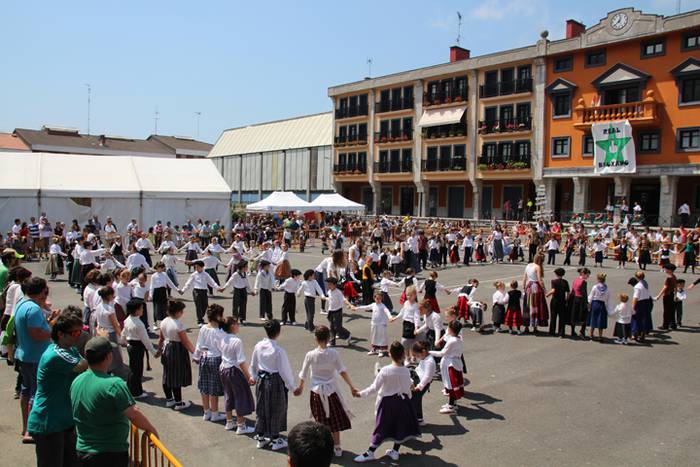 Dantzari txiki eguna Anoetan 3 1497181449795