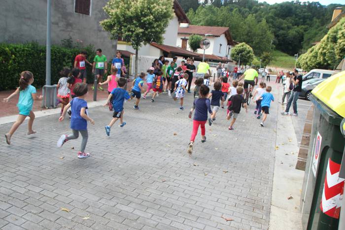 Asteasu San Pedro jaiak haur 21 1498651872705