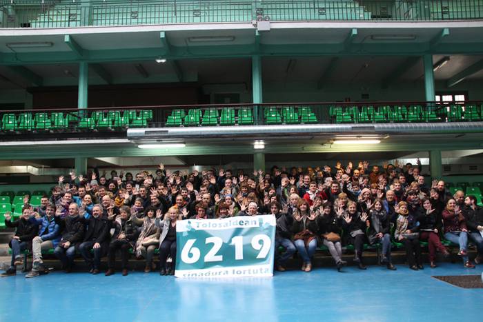 GURE ESKU DAGOREN GALDEKETA  4 1484992576117