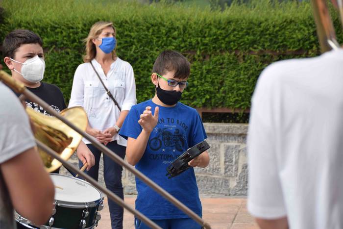 Festari itxura ematen, musik 23 1627663338629