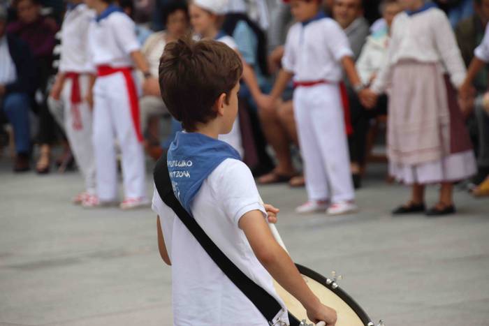 Dantzak, txistuak eta trikit 68 1565549111308