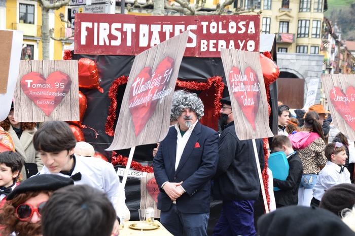 Karrozak eta konpartsak Ferialekuan prestatzeko aukera izango dute inauterizaleek